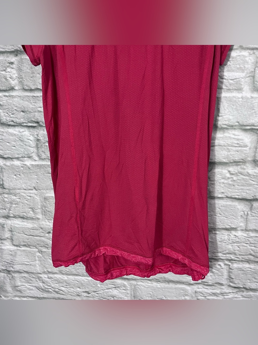 Lululemon size 10 Willpower Tech Tee Top Red Coral - Picture 4 of 10